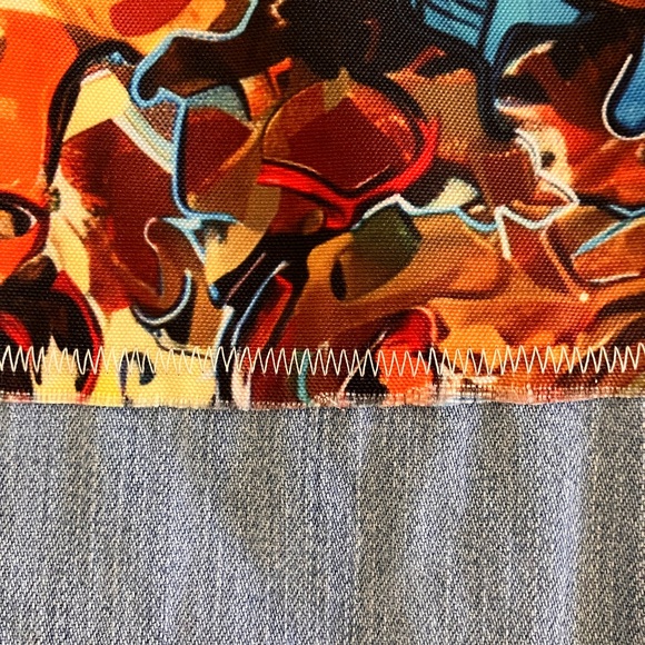 UPCYCLED Levi’s Denim Shirt w/Labradoodle Golden Doodle Colorful. XL (men’s L). - Picture 3 of 10